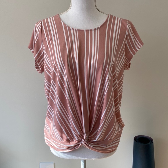 🥭(4 for $15) White and Pink Striped Top - Picture 2 of 7